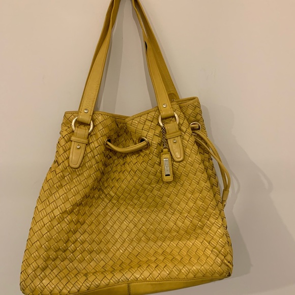 Come haan purse. Yellow - Picture 3 of 6